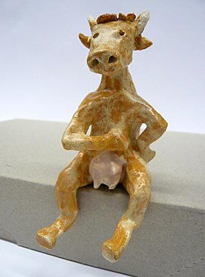 Skulptur Regalsitzfigur aus Ton, Dekor - Katja Langer - auf - Array - Skulptur Regalsitzfigur aus Ton, Dekor - Katja Langer - auf - Array -