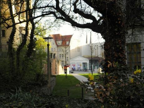 Frühling am Universitätsplatz in Halle / Saale - Wolfgang Bergter - Array auf Array - Array - Frühling am Universitätsplatz in Halle / Saale - Wolfgang Bergter - Array auf Array - Array -